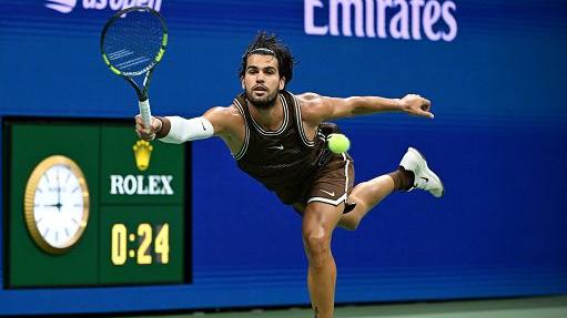 Alcaraz fuori a sorpresa a Shanghai: Zverev chiuderà l’anno da numero uno