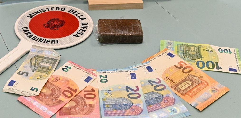 Un etto di hashish: arrestato a Ferrara