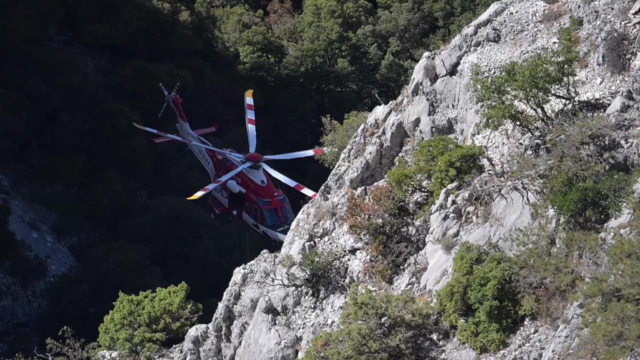 Estratto vivo dopo 27 ore: finisce l’incubo di Luca Olmetto, lo speleologo intrappolato nella grotta