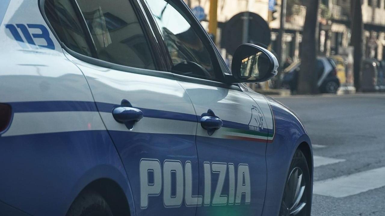 Una volante della polizia (foto d'archivio)