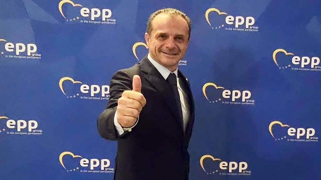 Elezioni, per De Luca saranno il 9 e 10 maggio: «La data è uscita da una seduta spiritica»