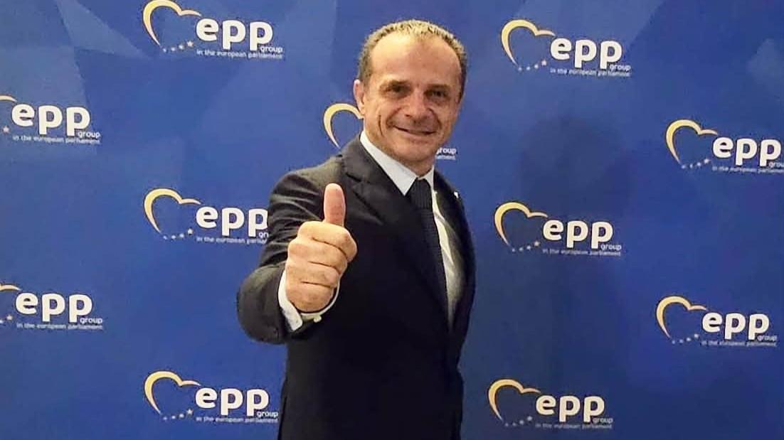 Elezioni, per De Luca saranno il 9 e 10 maggio: «La data è uscita da una seduta spiritica»