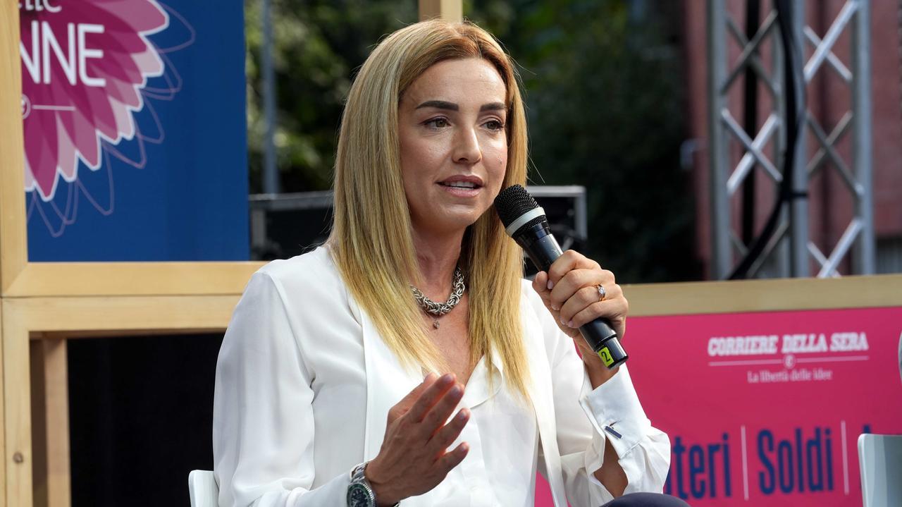 Silvia Salis: «Mio figlio Eugenio è nato con la fecondazione assistita. Il suo cognome? Un omaggio alle donne»
