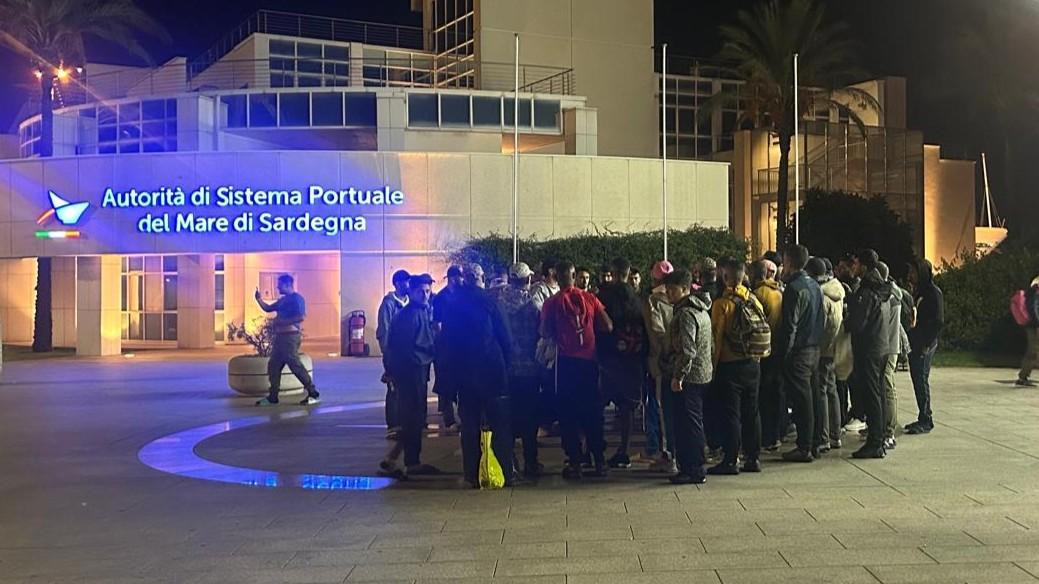 Olbia, migranti bloccati all’Isola Bianca: un’emergenza senza fine