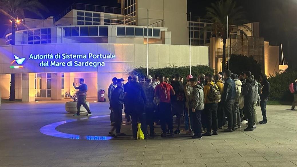 Olbia, migranti bloccati all’Isola Bianca: un’emergenza senza fine