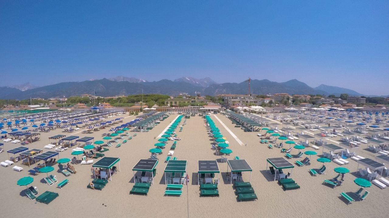 
	Uno stabilimento balneare di Forte dei Marmi (foto archivio)

