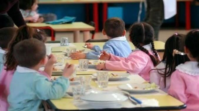 Capannori, bimbi a digiuno per lo sciopero in nove scuole: scoppia la protesta