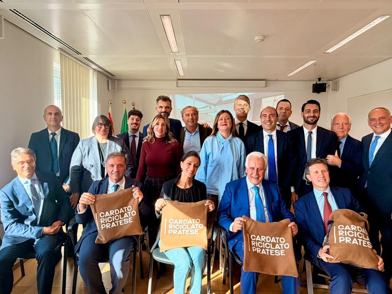 
	La delegazione pratese a Bruxelles per sostenere il cardato riciclato

