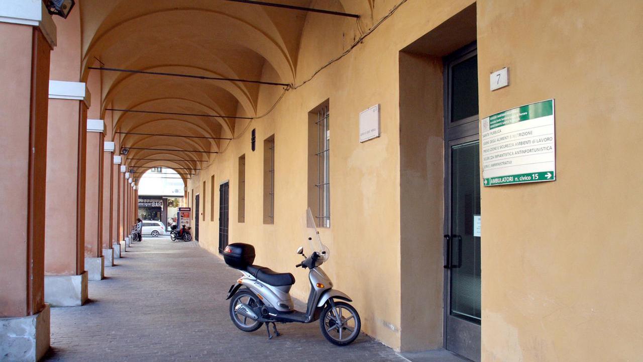 Scabbia a Ferrara, chiusi gli uffici comunali di via Fausto Beretta 1