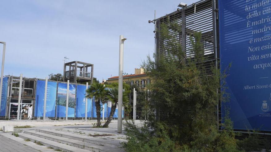 Due baracchine destinate ad essere abbattute (Foto Stick)