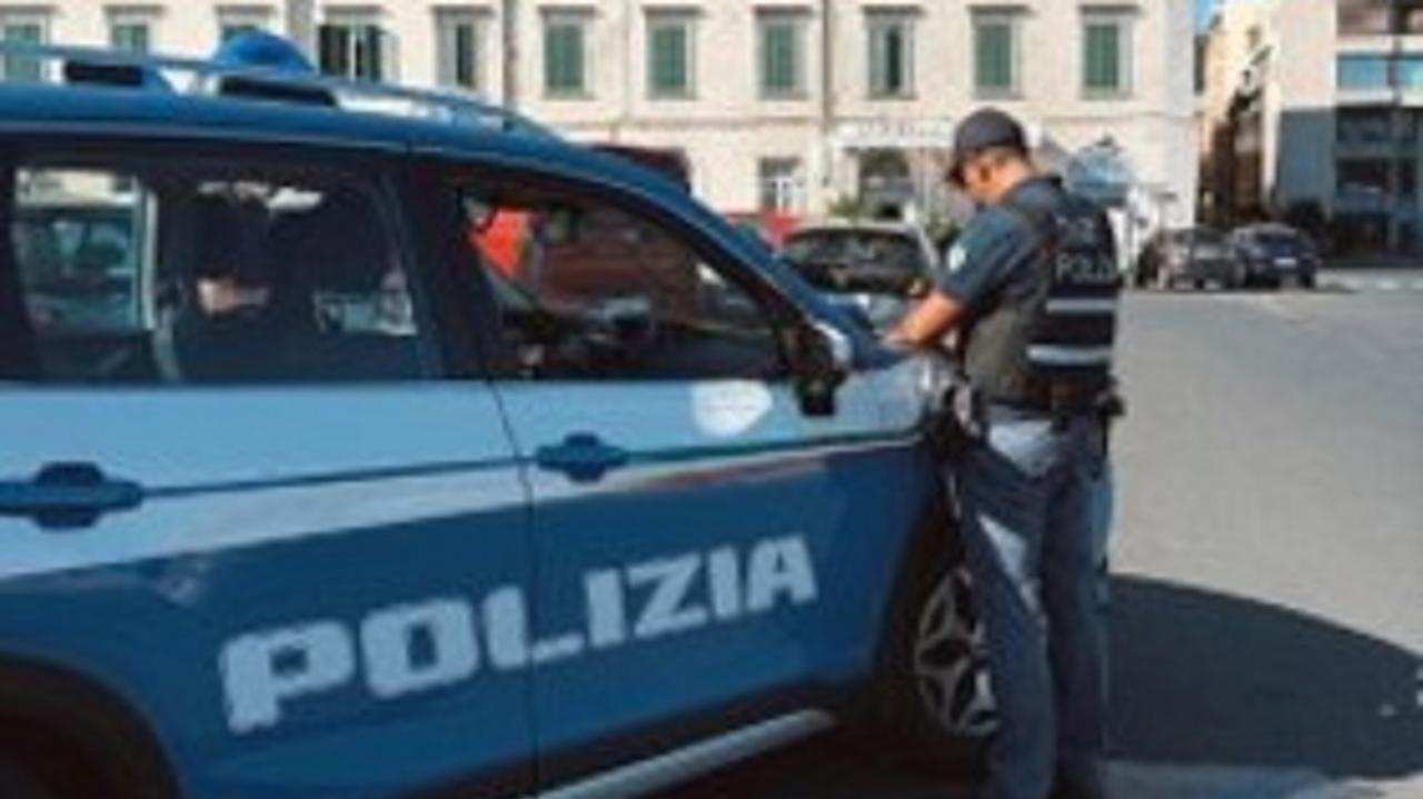 Un controllo della polizia di Stato (foto d'archivio)