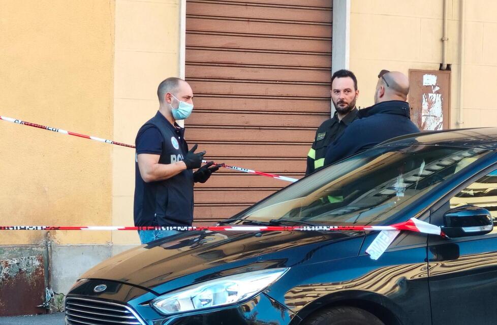 Prato, era appena rientrato da Pisa il ragazzo ucciso in via Marini: lavorava come aiuto cuoco – I dubbi sul movente