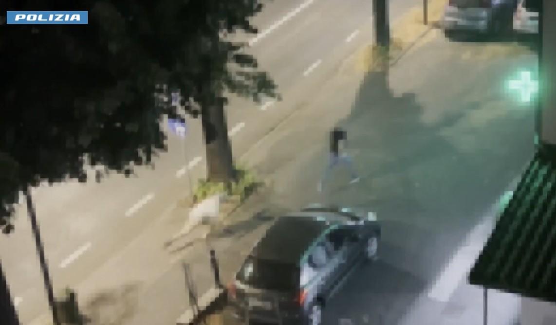 Aggredì un collega fuori da un bar in via Gorizia: arrestato per tentato omicidio un 57enne