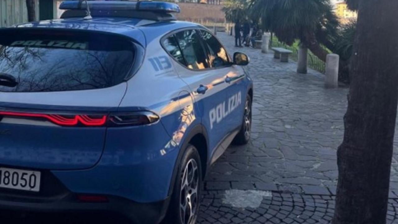 Polizia in piazza Garibaldi (foto d'archivio)