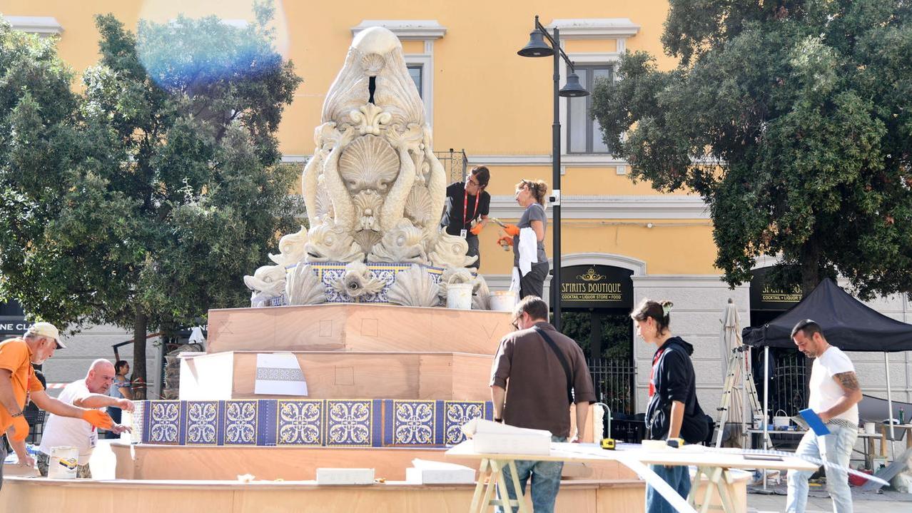 Il nuovo aspetto della fontana di piazza Matteotti