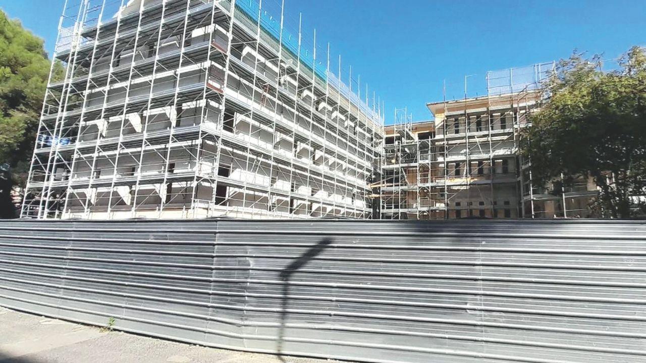 
	I lavori al padiglione 24 che dovr&agrave; diventare una Casa di comunit&agrave;

