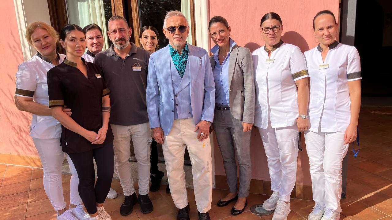 Bruno Barbieri in Gallura con “4 Hotel”: la proclamazione dei vincitori davanti al municipio