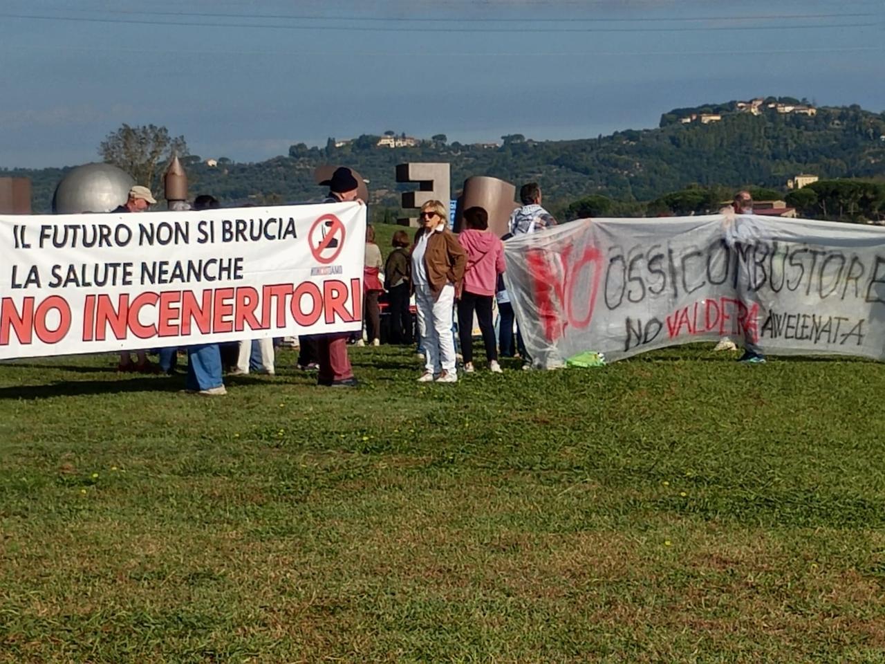 Due striscioni della protesta