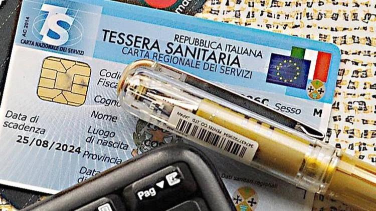 Allarme truffa per il rinnovo della tessera sanitaria: come funziona e cosa non fare