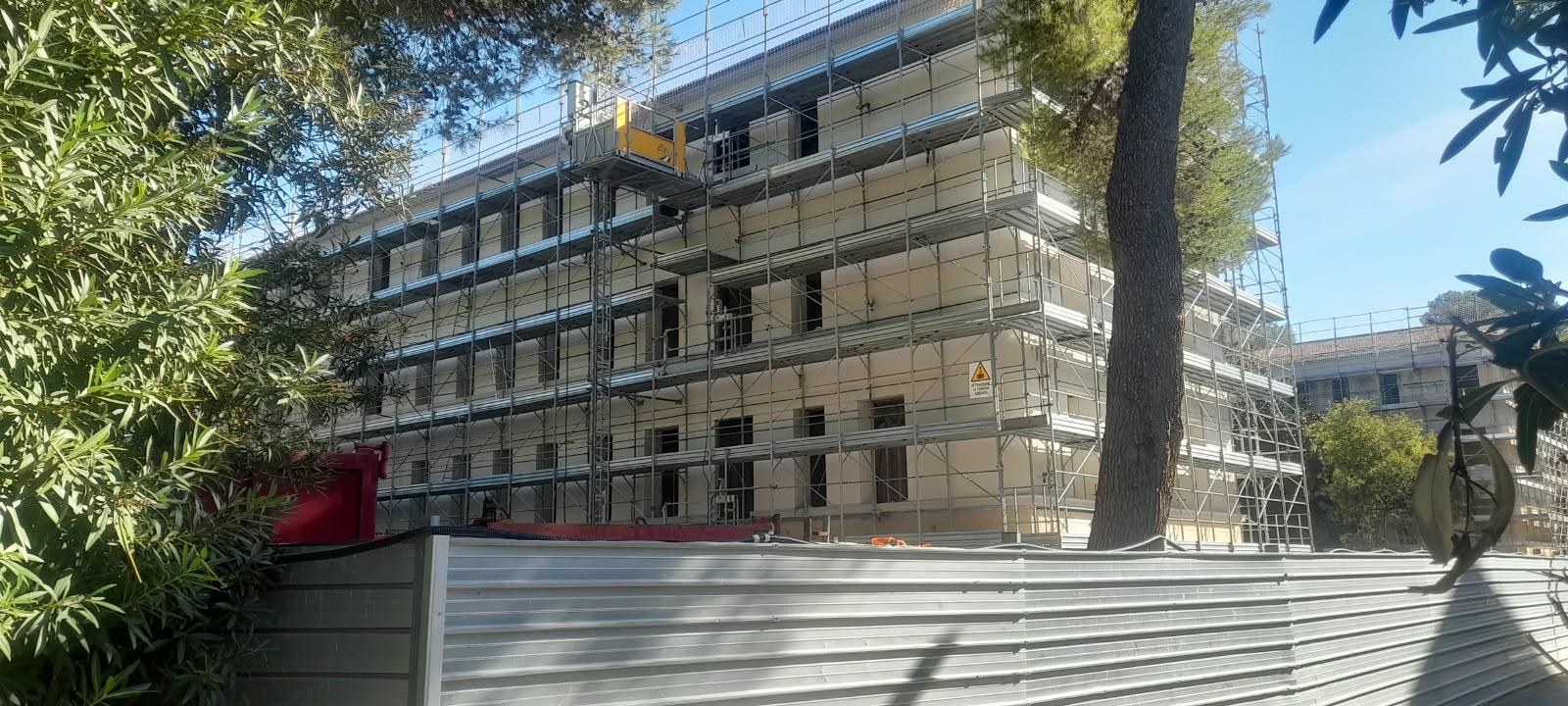 Il cantiere per la futura casa di comunità dell'Asl di viale Alfieri, ora bloccato
