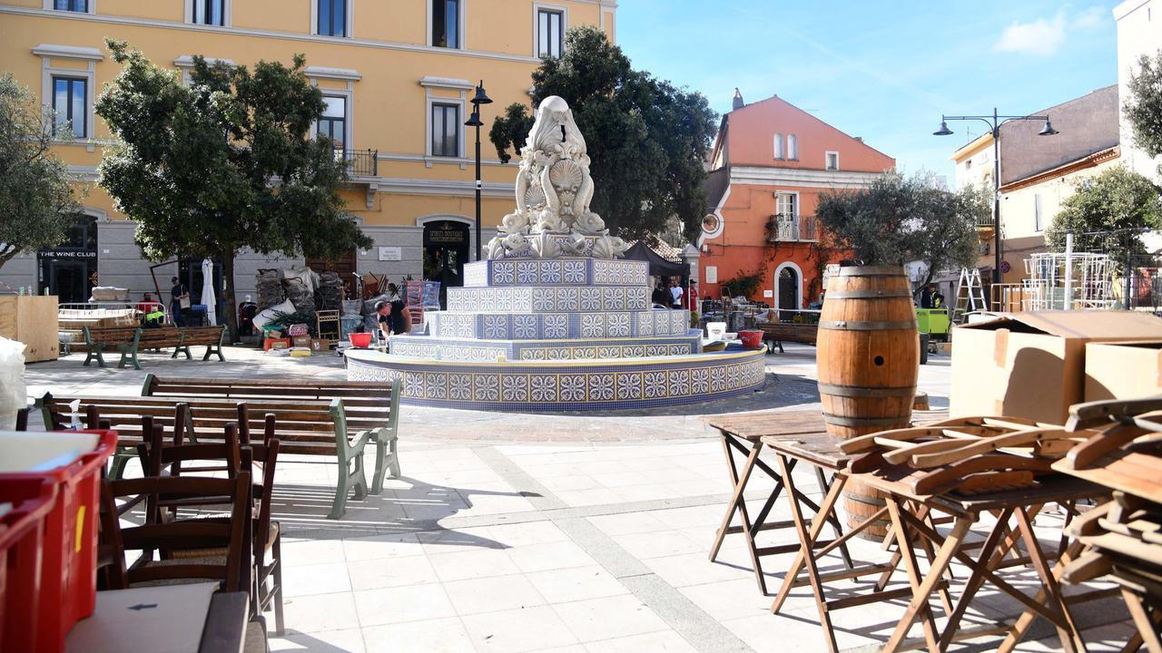 
	Il set in piazza Matteotti (foto di Vanna Sanna)

