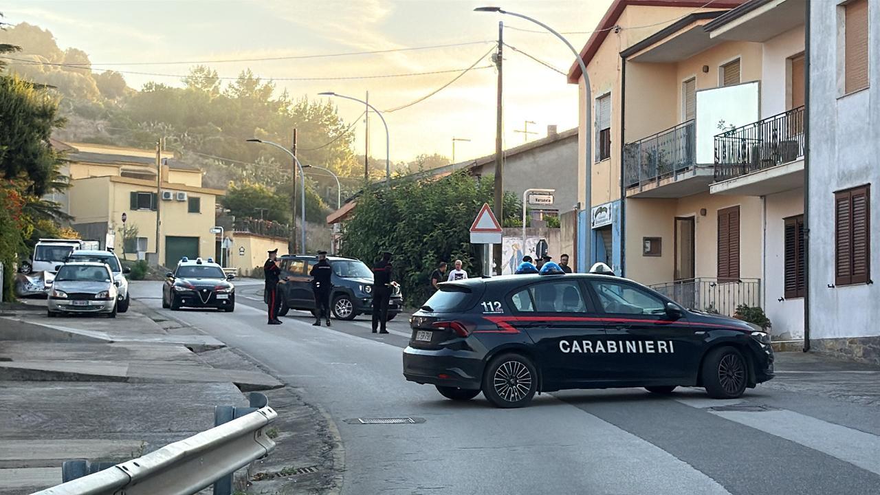 Colpo grosso nella notte: ladri fanno razzia di fucili, pistole e munizioni all’armeria – Cosa sappiamo