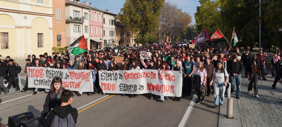 
	Il corteo degli studenti a Reggio


