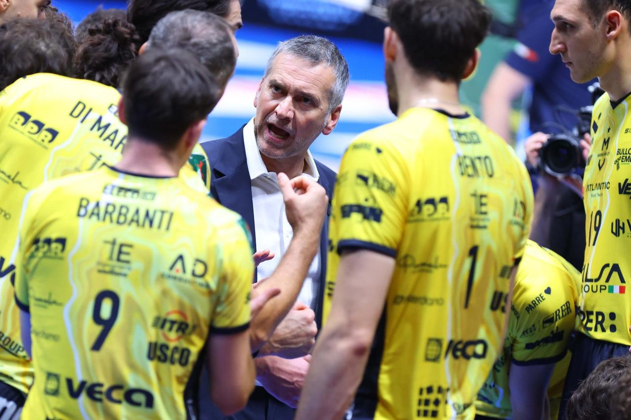 Male la prima: Modena Volley si arrende a Trento davanti ai 4mila del PalaPanini