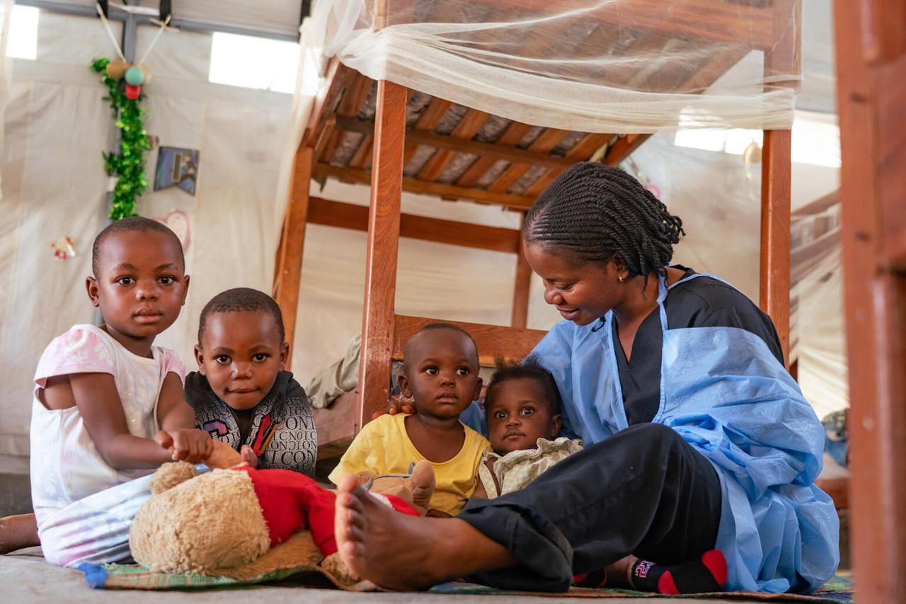 Orfani o separati dall’Ebola: l’emergenza dei bambini soli in Congo