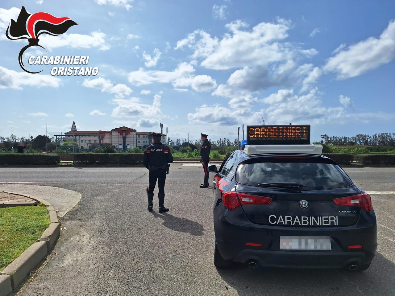 I carabinieri trovano hashish, marijuana e un etto di canapa: denunciati due giovani