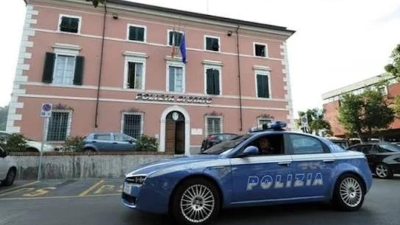 
	Una volante della polizia (foto archivio)

