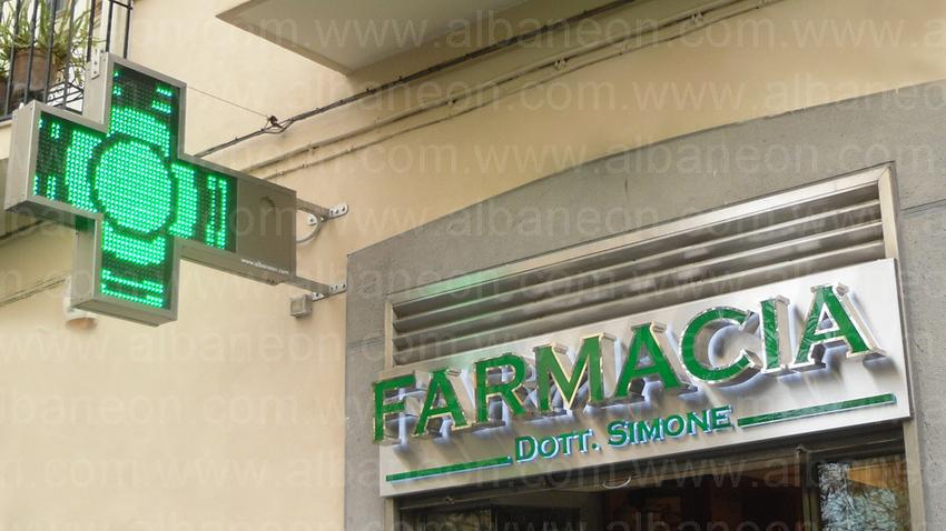 Firenze, rifiutò la mascherina e spinse la farmacista rompendole due costole: ora deve risarcirla<br>