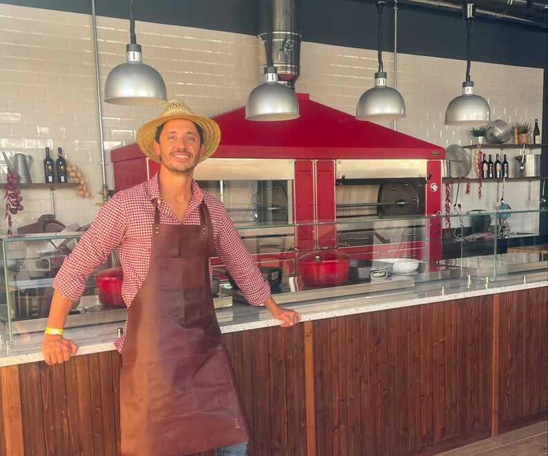 Viareggio, apre una nuova rosticceria: la sfida del 34enne Luca Bonaccorsi - «Da noi i piatti “della nonna”»