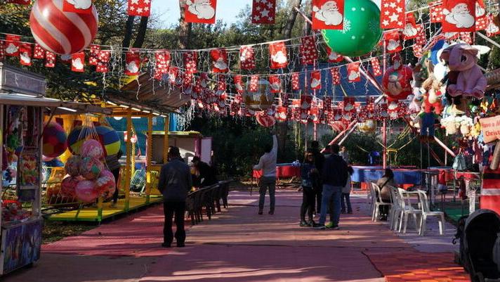 Una passata edizione del Villaggio di Natale nel parco di Villa Fabbricotti (Foto d’archivio)