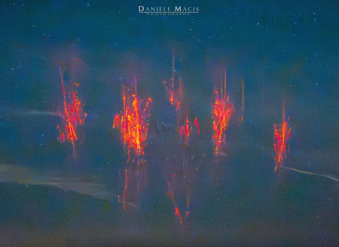 I red sprites sulle Baleari immortalati dall’isola, gli scatti di un fotografo sardo sono impressionanti – Le foto