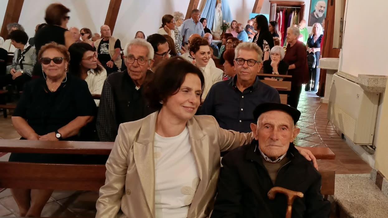 Festa nella borgata: il primo centenario nell’esclusivo “club delle nonnine”
