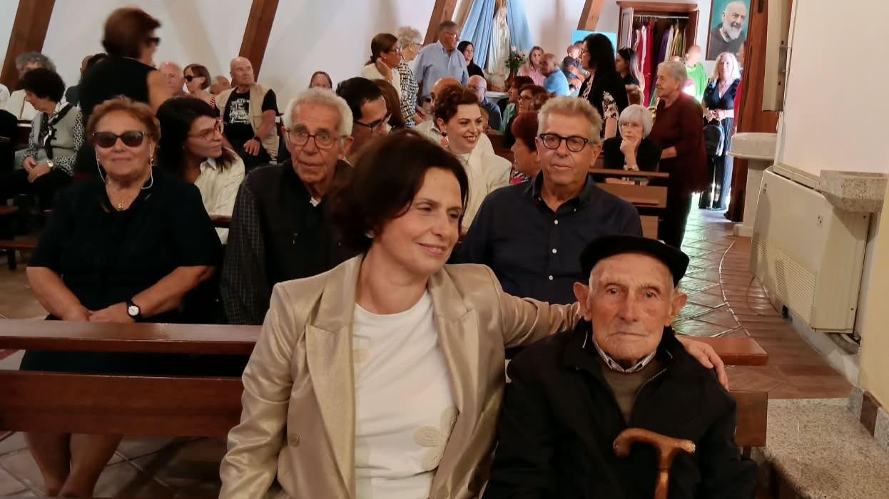 Festa nella borgata: il primo centenario nell’esclusivo “club delle nonnine”