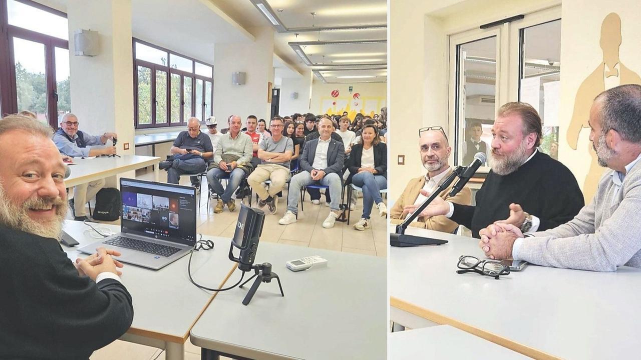 La lezione di Stefano Fresi agli studenti: «Gli insulti distruggono, voi siete bellissimi, amatevi»