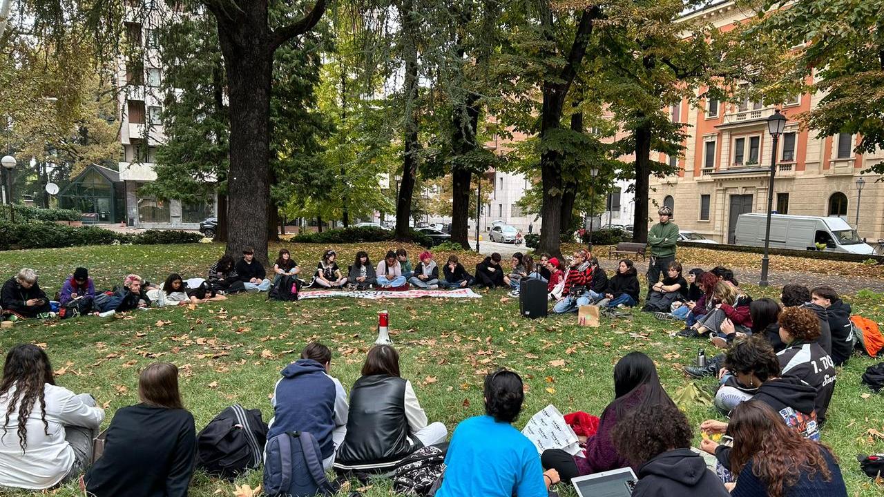 Gli studenti della “generazione ribelle” non si fermano: «Ispirati dalla Francia, pronti a nuove proteste»