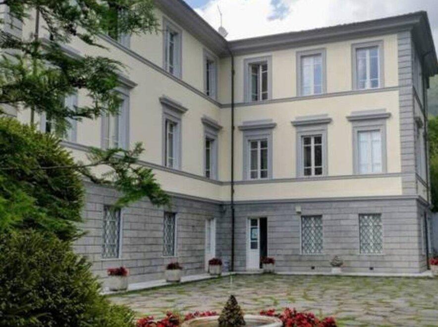 Montignoso, accumula 161 giorni di ferie: dipendente fa causa al Comune