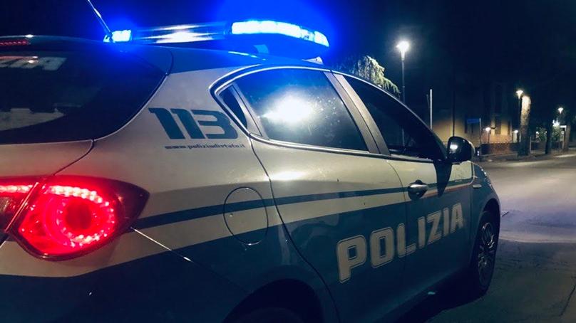 Svuotano il serbatoio di un tir per riempire il loro camion: due giovani arrestati