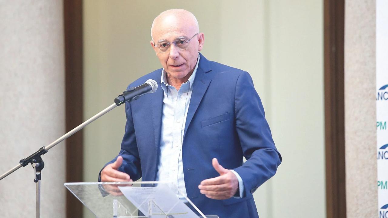 
	Renzo Macelloni

