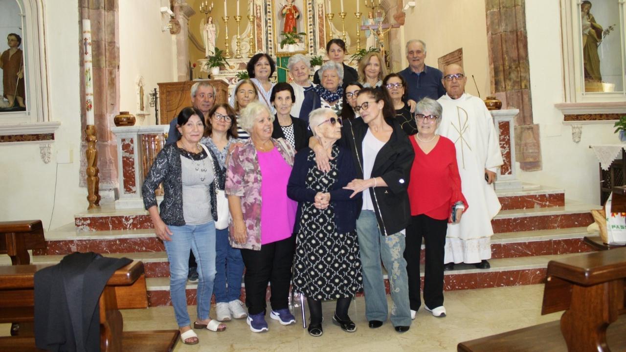 Festicciola in paese, Tzia Zaira Sirigu ha compiuto 100 anni