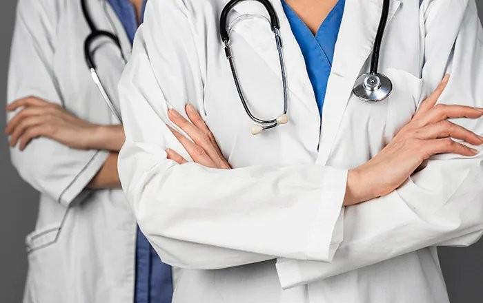 Lucca, sospeso per 12 mesi ginecologo accusato di violenza sessuale