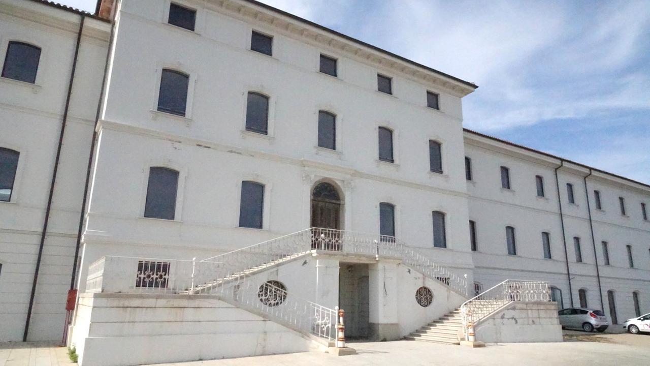 La Maddalena, c’è un futuro per l’ex ospedale militare: la Regione lavora al recupero
