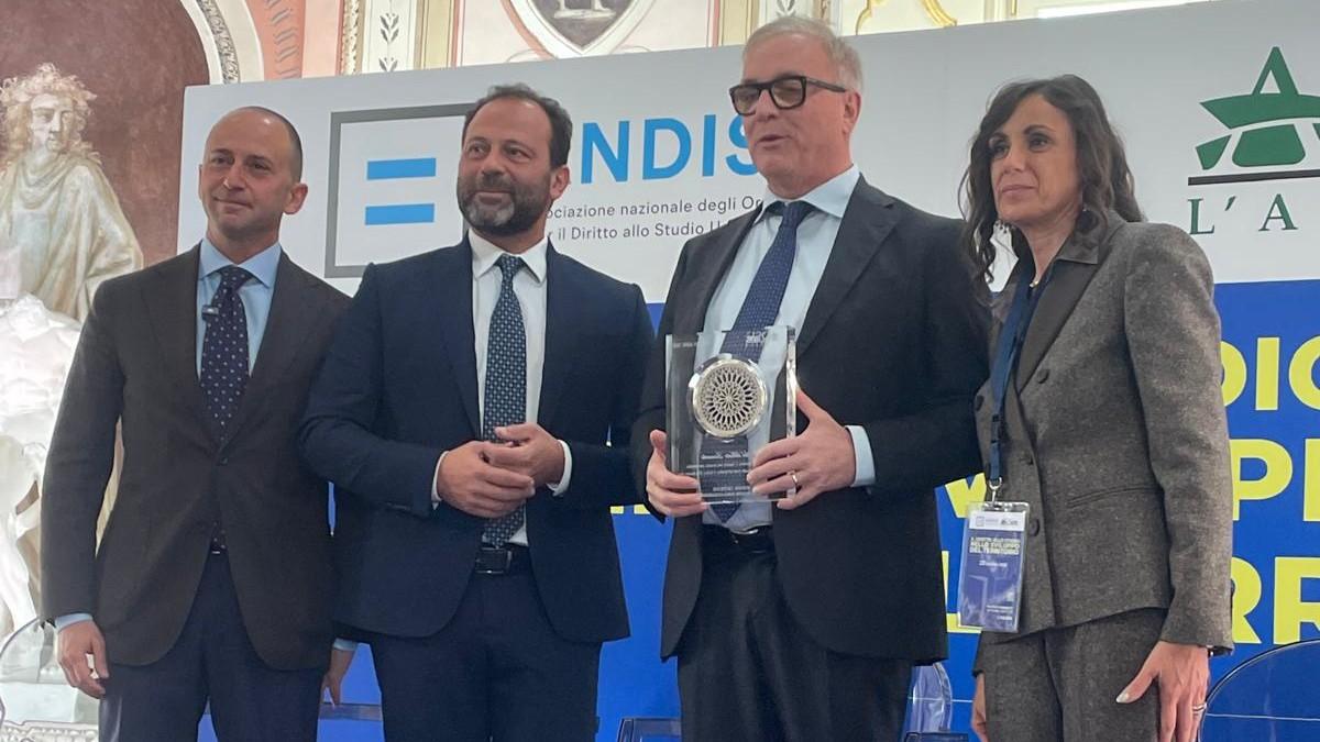 Summit diritto allo studio all’Aquila, premio alla carriera per Alberto Leonardis, presidente gruppo Sae