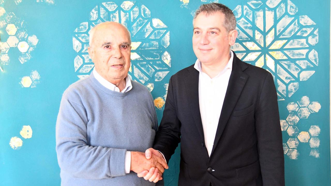 L'ex sindaco Antonio Satta e l'attuale primo cittadino Antonello Idini