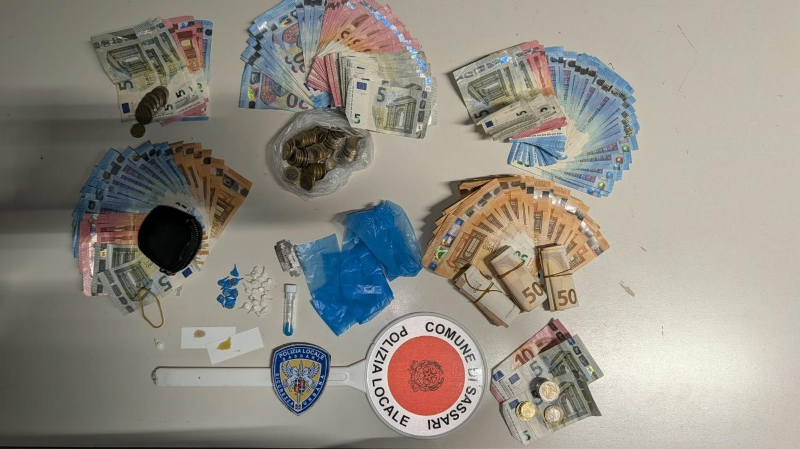 Sassari, droga in bocca e fuga a San Donato: arrestato dalla polizia locale