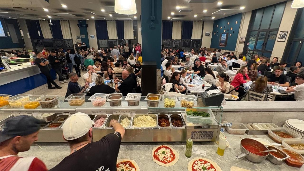 
	L'interno della pizzeria O' Vesuvio di Pontedera (foto Fb)&nbsp;

