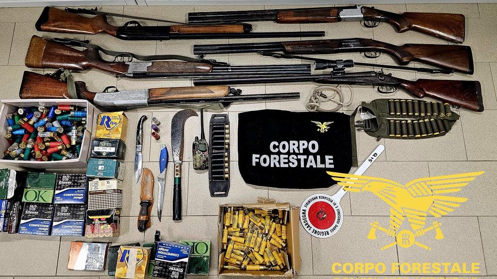 Operazione antibracconaggio, tre denunce per la caccia illegale di cervi e cinghiali: sequestrate armi e un’auto